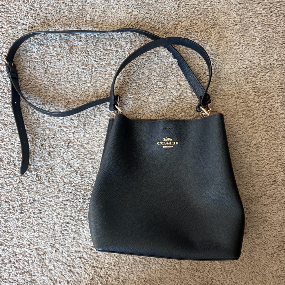 Coach Small Town Bucket Bag in Black/Oxblood D2192-91122